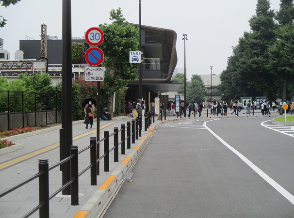 上野駅公園口（タクシー乗り場側）ロータリー