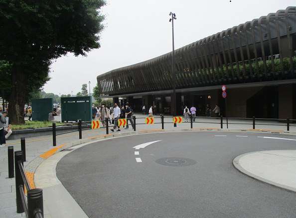 上野駅公園口（パンダ橋側ロータリー）